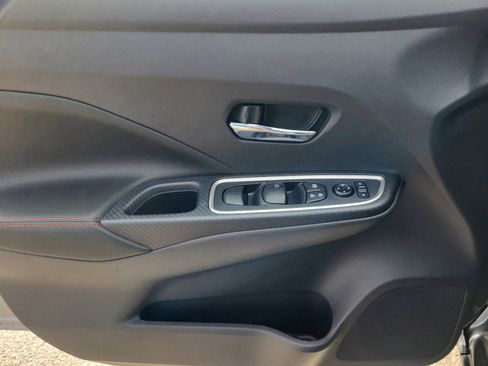 New 2025 Nissan Versa SR w/ Trunk Package image 9