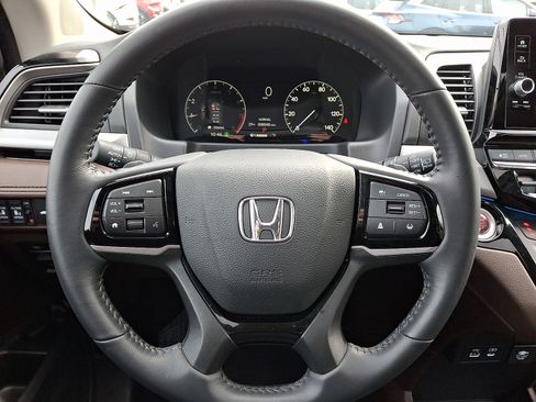 Certified 2025 Honda Odyssey Touring image 18