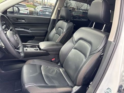 Used 2023 Nissan Pathfinder SL w/ SL Premium Package image 19