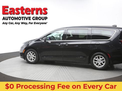 Used 2023 Chrysler Pacifica Touring-L FWD image 62