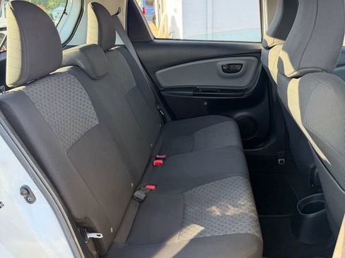 Used 2017 Toyota Yaris L image 20