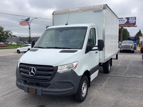 Used 2024 Mercedes-Benz Sprinter 3500 image 4