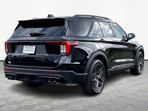 Certified 2025 Ford Explorer ST image 2