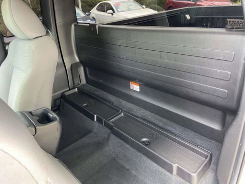 Used 2022 Toyota Tacoma SR RWD image 17