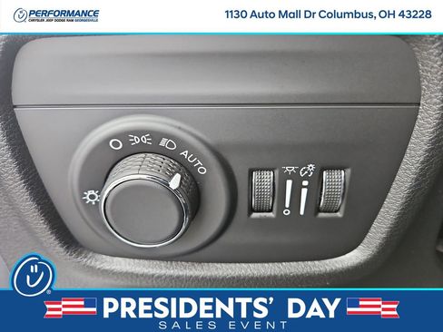 New 2025 Jeep Grand Cherokee Altitude image 30