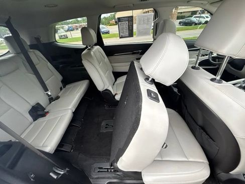 Used 2024 Kia Telluride S w/ S Sunroof Package AWD/4WD image 8