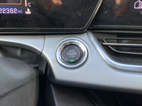 Used 2025 Chevrolet Trax LT w/ LT Convenience Package image 30