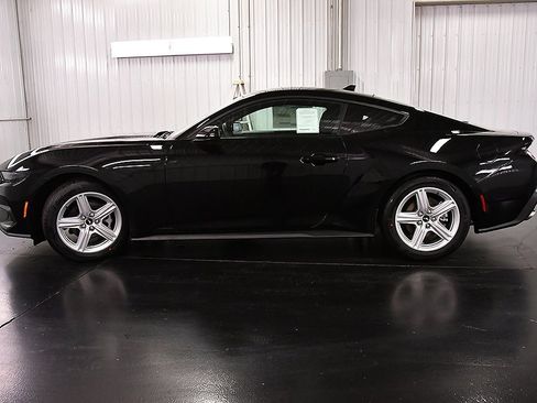 New 2026 Ford Mustang Coupe image 4