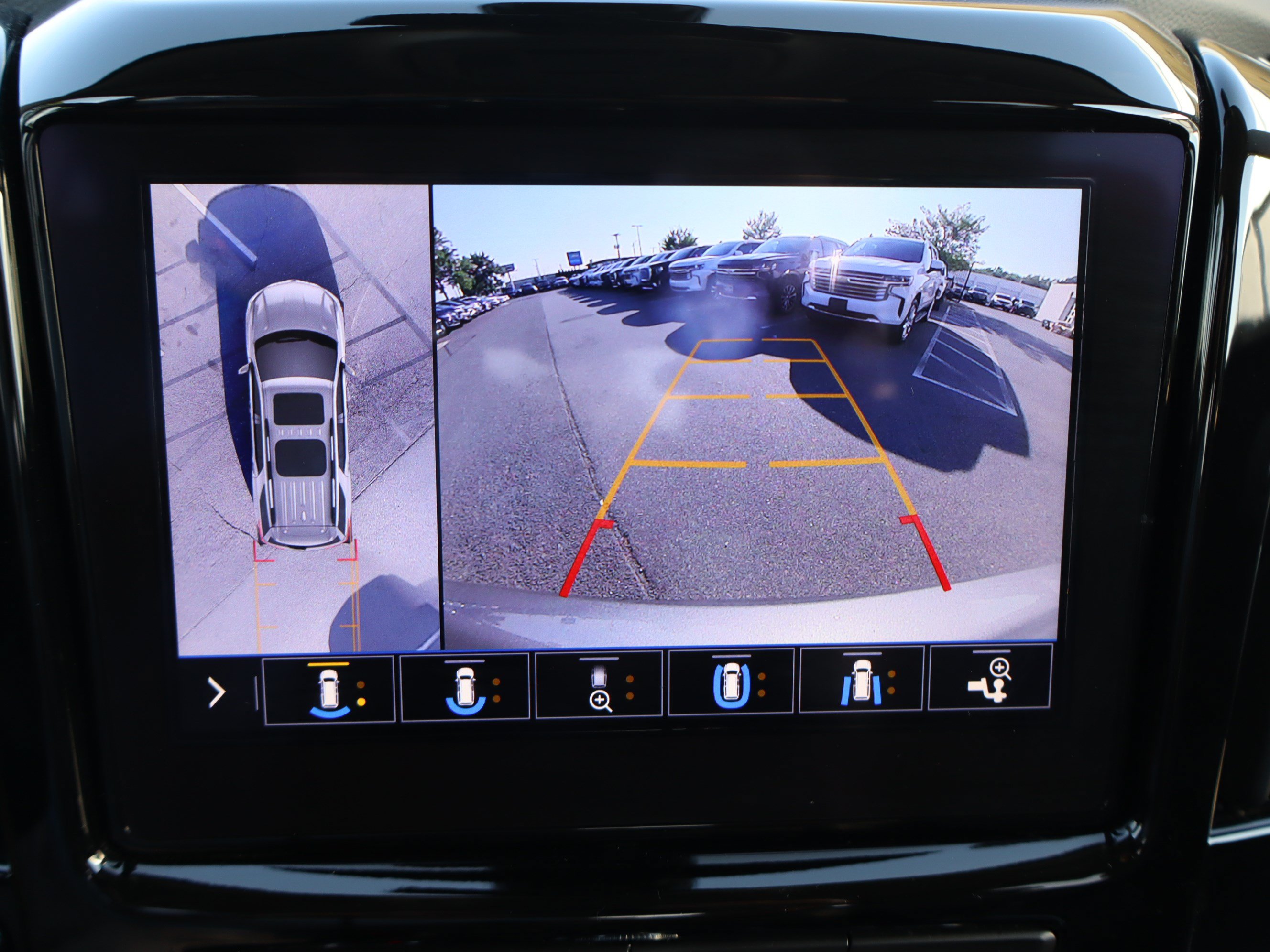 Used 2021 Chevrolet Traverse RS FWD image 26