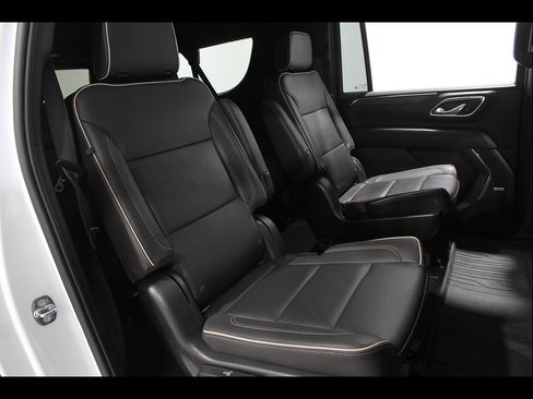 Certified 2023 GMC Yukon XL SLT AWD/4WD image 19