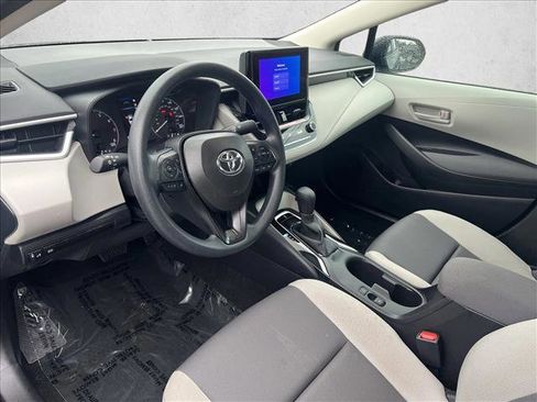 Used 2025 Toyota Corolla LE image 9