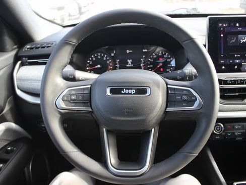 Used 2023 Jeep Compass Latitude w/ Convenience Group image 14