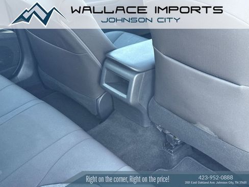 Used 2019 Toyota Camry LE image 28