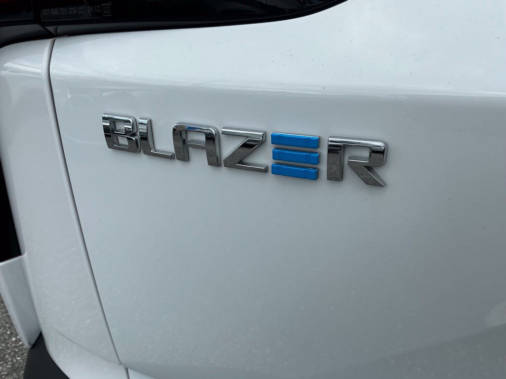 Used 2024 Chevrolet Blazer EV LT AWD/4WD image 25