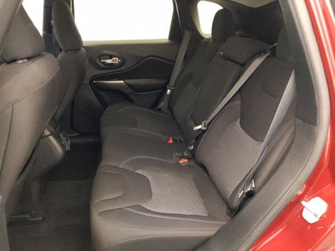 Used 2021 Jeep Cherokee Latitude image 18