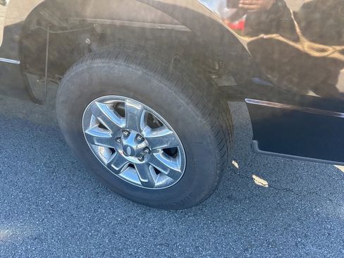 Used 2013 Ford F150 XLT w/ XLT Chrome Pkg image 9