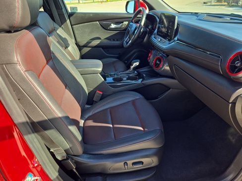 Used 2025 Chevrolet Blazer RS FWD image 32
