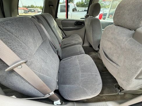 Used 2004 Chevrolet TrailBlazer LS w/ LS Preferred Equipment Group RWD image 14