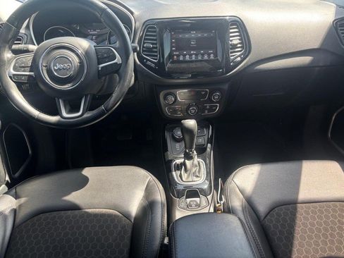 Used 2020 Jeep Compass Latitude AWD/4WD image 14