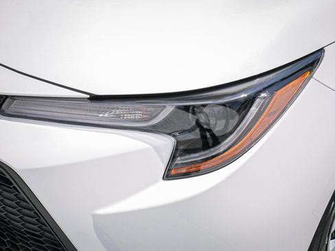 Used 2022 Toyota Corolla LE FWD image 6