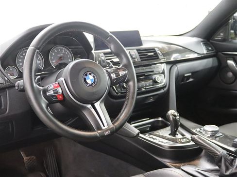 Used 2017 BMW M4 Coupe RWD image 32