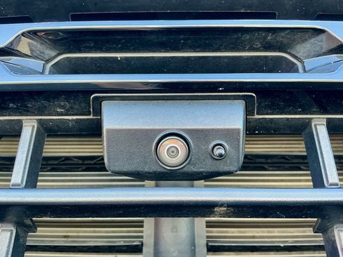 Used 2022 GMC Sierra 1500 Elevation w/ Elevation Premium Package image 9