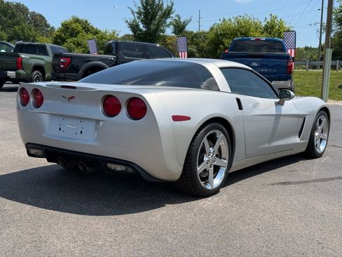 Used 2007 Chevrolet Corvette Coupe w/ Preferred Equipment Group RWD image 8