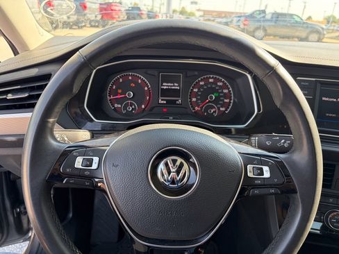 Used 2020 Volkswagen Jetta SE w/ SE Cold Weather Package FWD image 22