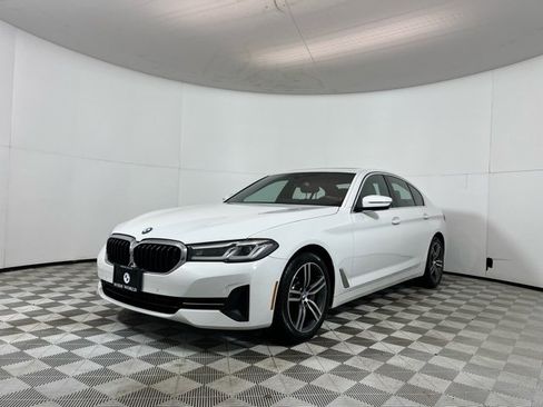 Used 2022 BMW 530i xDrive w/ Premium Package image 3