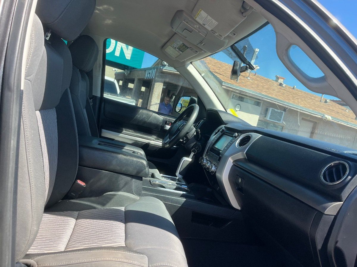 Used 2014 Toyota Tundra SR5 w/ SR5 Upgrade Package AWD/4WD image 17