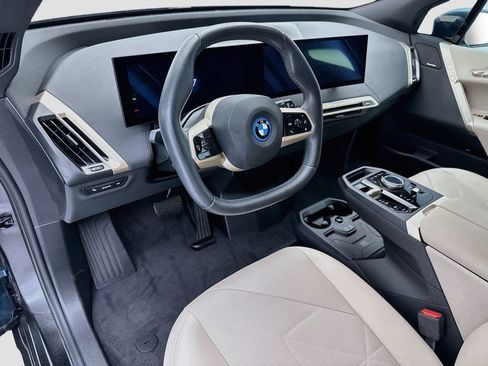Used 2024 BMW iX xDrive50 w/ Convenience Package AWD/4WD image 9