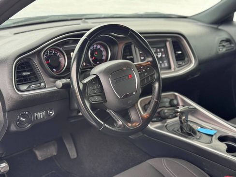 Used 2021 Dodge Challenger SXT RWD image 3