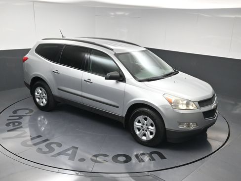 Used 2011 Chevrolet Traverse LS FWD image 32