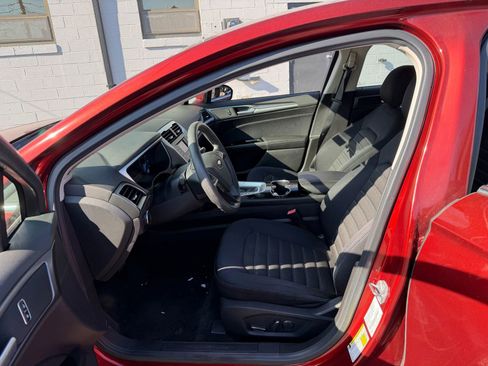 Used 2014 Ford Fusion SE FWD image 7