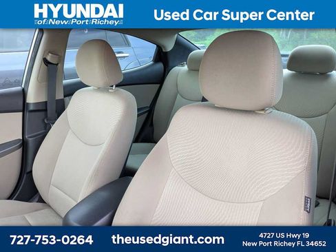 Used 2014 Hyundai Elantra SE FWD image 3
