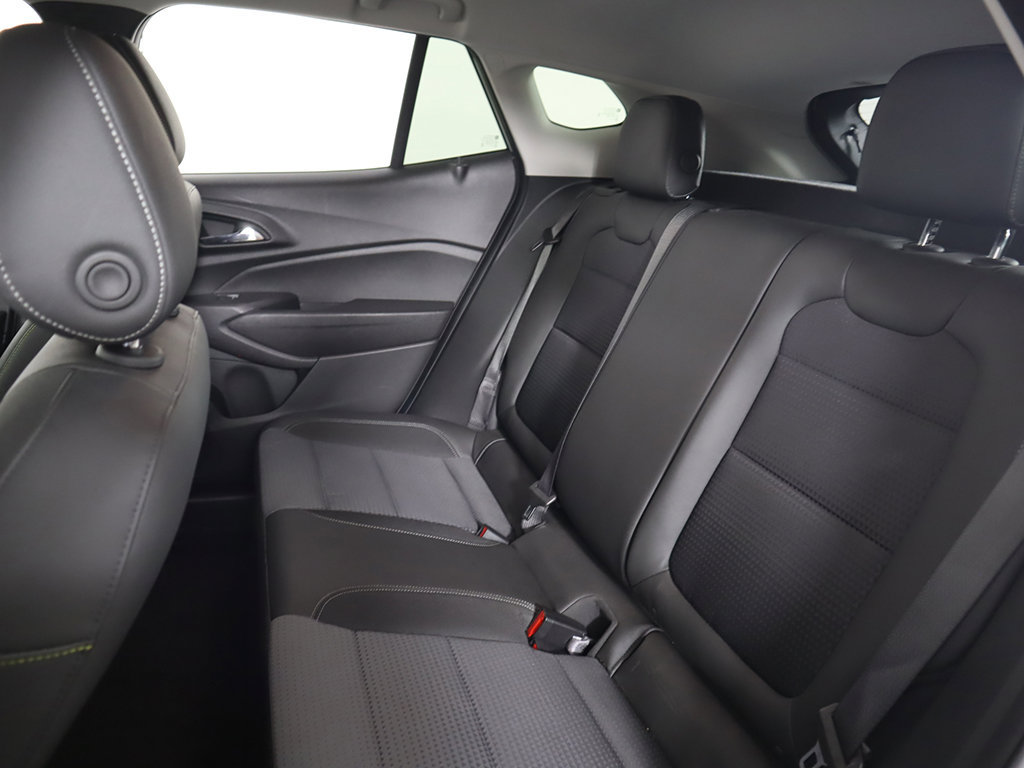 Used 2024 Chevrolet Trax LT w/ LT Convenience Package FWD image 31