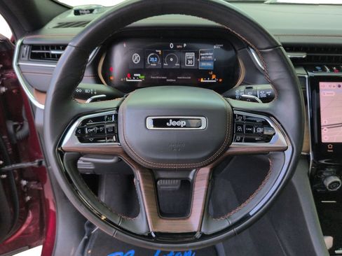 Used 2023 Jeep Grand Cherokee Summit w/ High Altitude Package AWD/4WD image 12