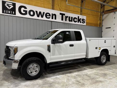 Used 2018 Ford F250 XL w/ Power Equipment Group AWD/4WD image 4