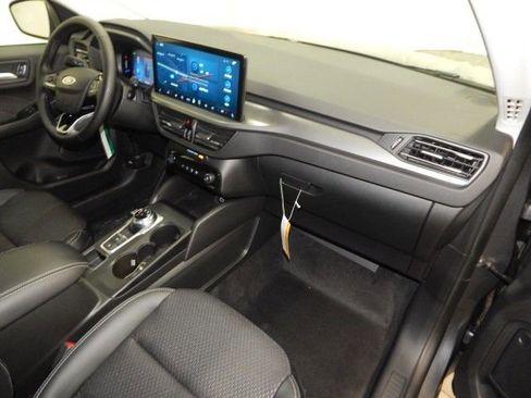 Used 2025 Ford Escape SE image 18