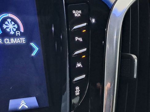 Used 2016 Cadillac Escalade Luxury image 31