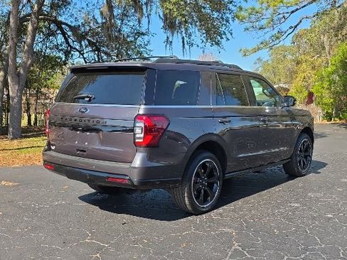 Certified 2024 Ford Expedition Limited image 7