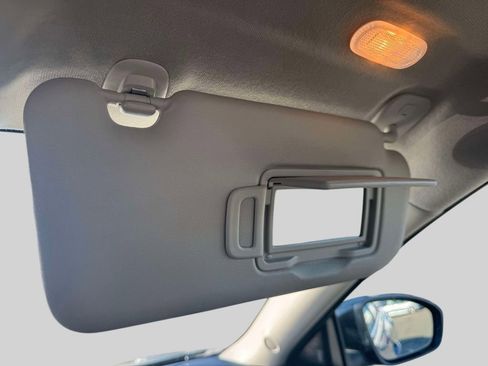 Used 2025 Nissan Sentra SR w/ SR Premium Package image 31