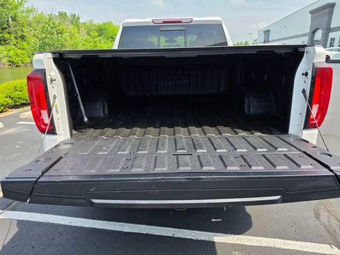 Used 2021 GMC Sierra 1500 SLT w/ SLT Premium Plus Package AWD/4WD image 9