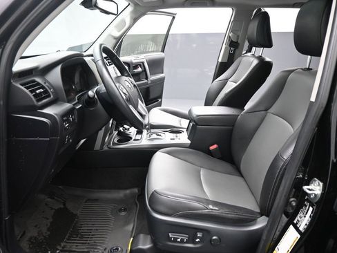 Used 2023 Toyota 4Runner SR5 Premium w/ Moonroof Package image 9