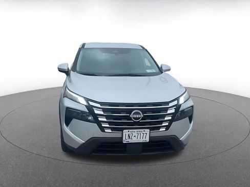 Used 2025 Nissan Rogue SV AWD/4WD image 4