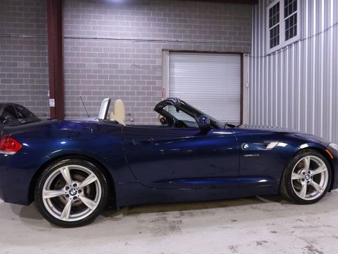 Used 2011 BMW Z4 sDrive30i image 6