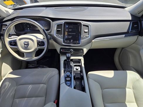Used 2020 Volvo XC90 T6 Momentum AWD/4WD image 15