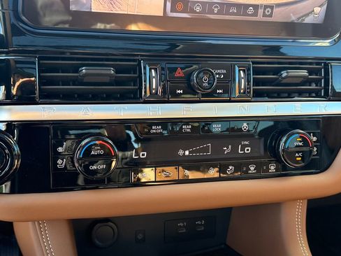 New 2026 Nissan Pathfinder Platinum image 28