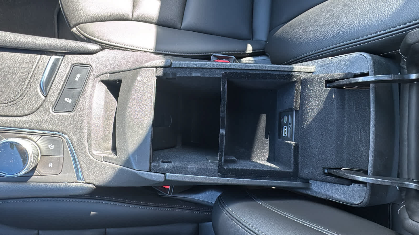 Used 2024 Cadillac XT6 Luxury w/ LPO, Floor Liner Package AWD/4WD image 26