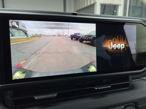 New 2026 Jeep Gladiator Mojave image 5